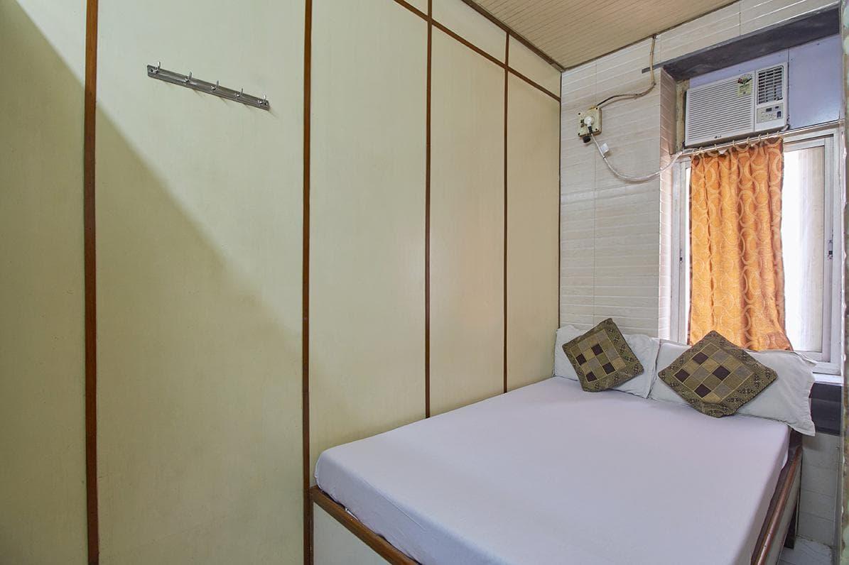 Plaza Guest House Mumbai Exterior photo